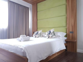 Modern 1BD Executive Suite, Netflix Wifi Pool Gym